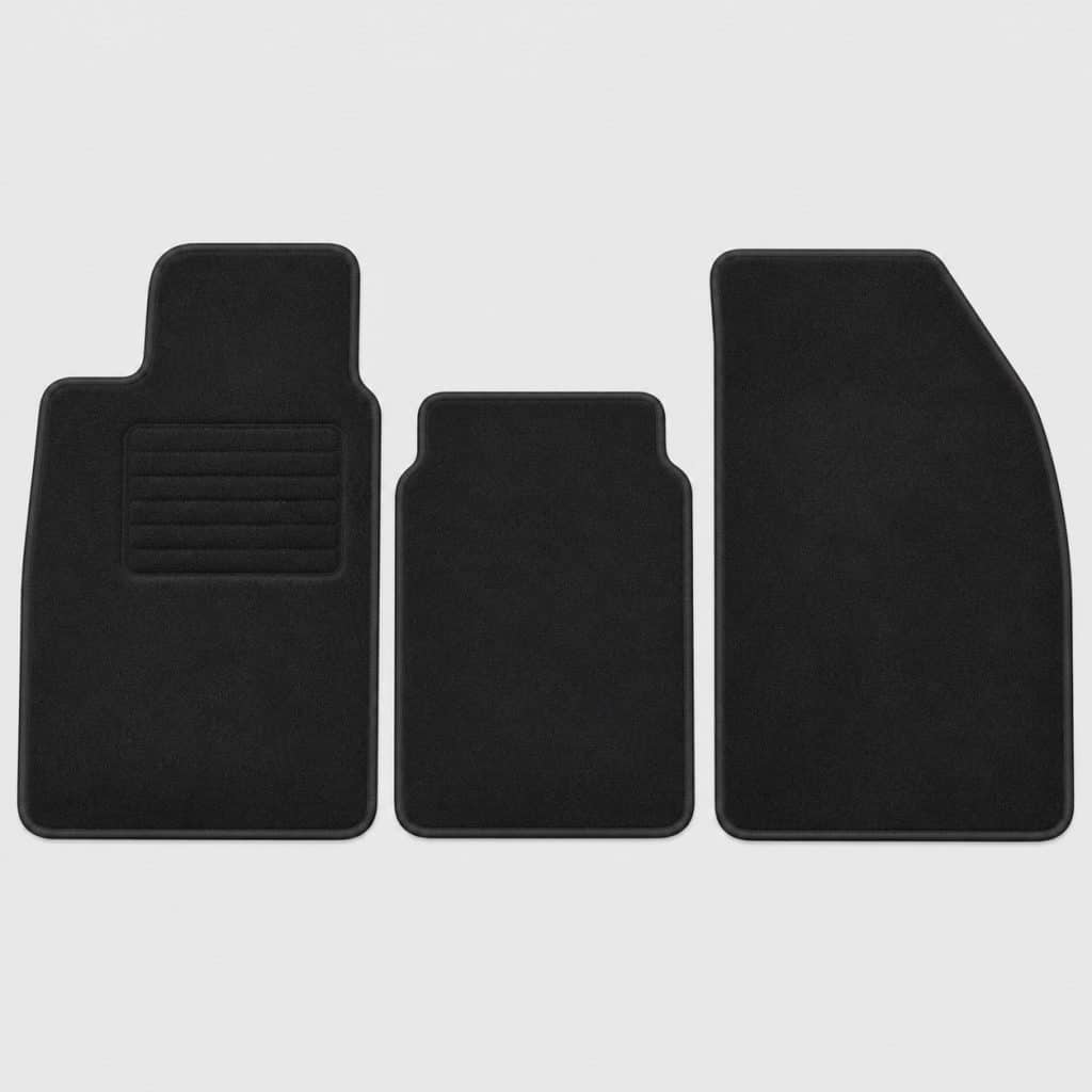 Lot de trois tapis de sol présenté seul sur fond clair